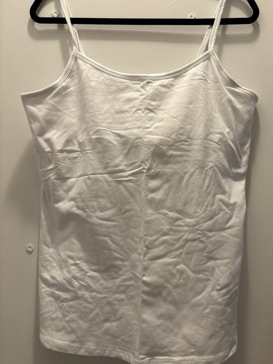 Torrid Tops - Torrid WHITE tank top with built-in bra  NEW